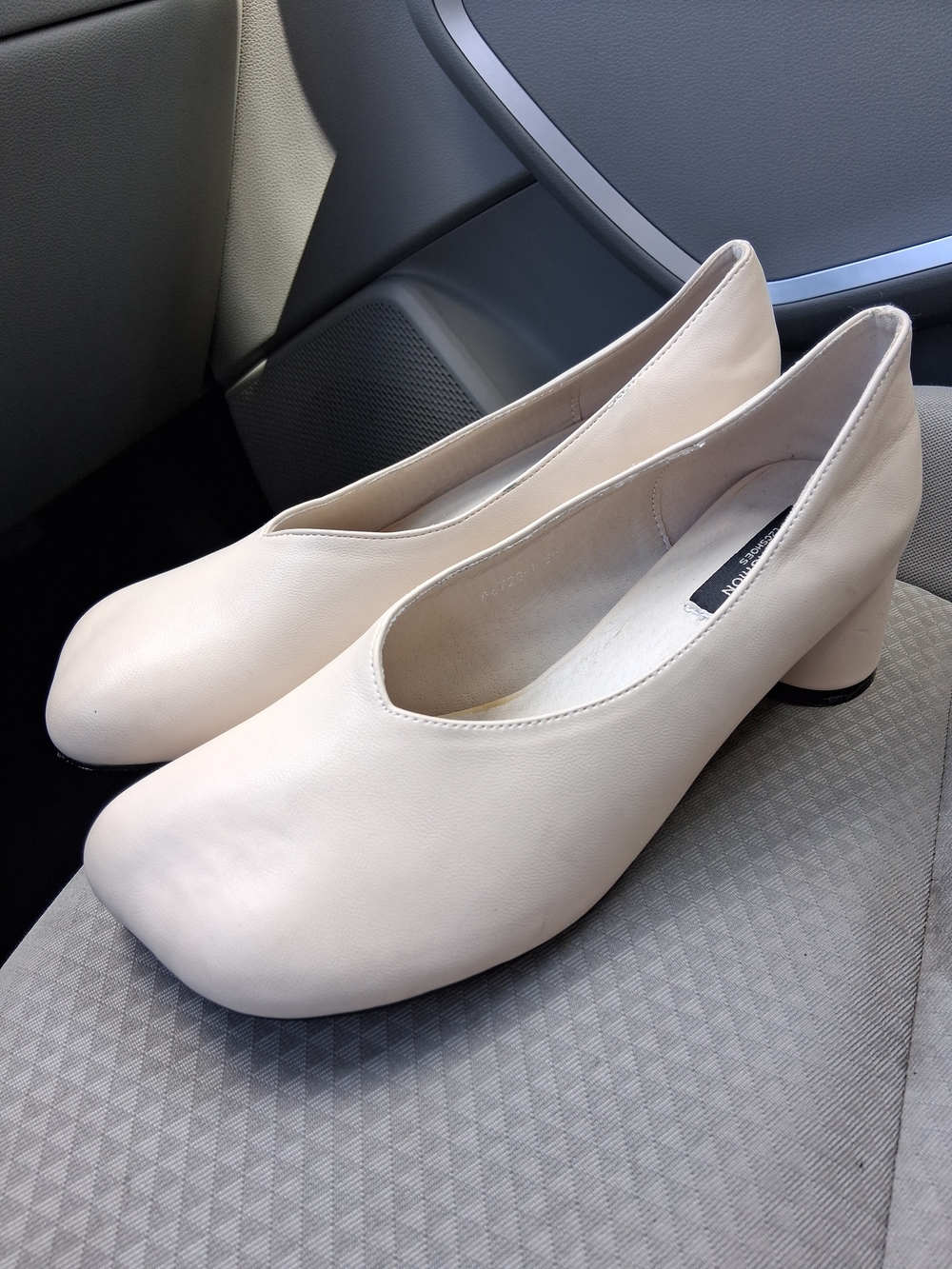 Women's Cream Low Block Heel Pumps